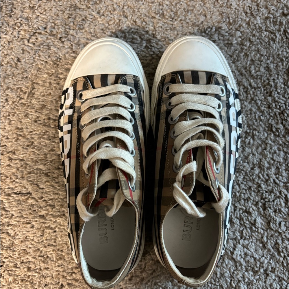 Burberry sneakers